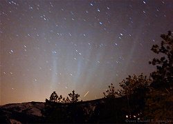Streamers from amazing tail of Comet McNaught